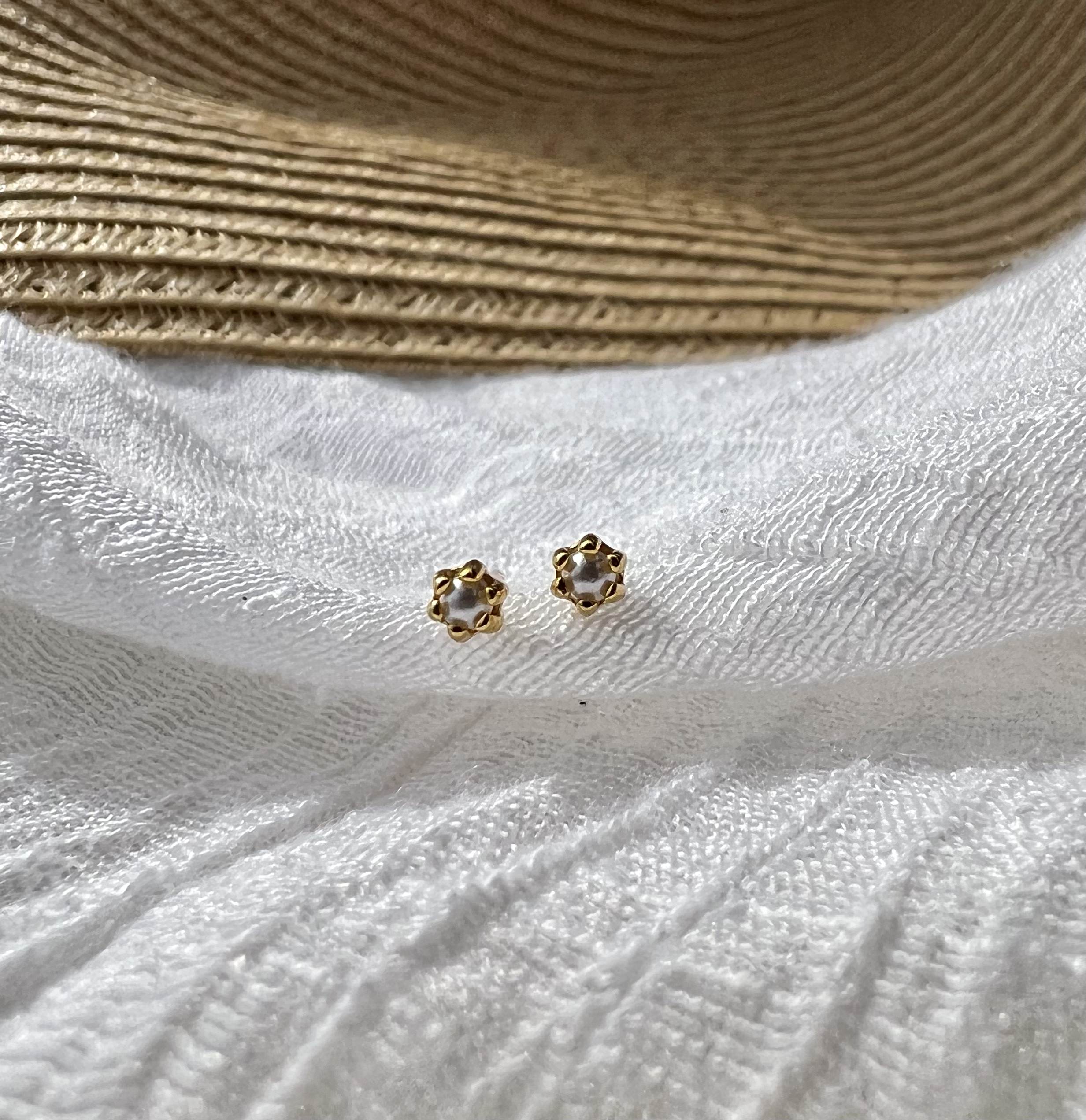 Pearl Mini Studs